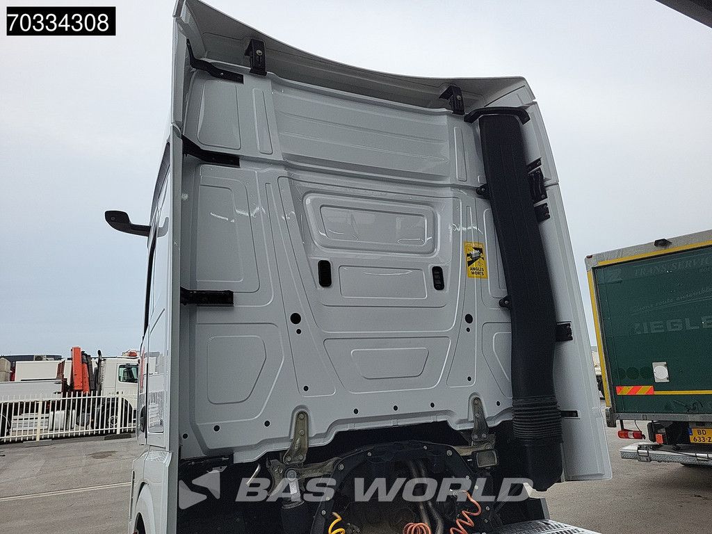 Mercedes Actros Actros 1948 4X2 BigSpace Mega Retarder 2x Tanks Standklima Navi ACC