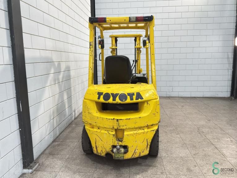 Forklifts Diesel Toyota 7FD25
