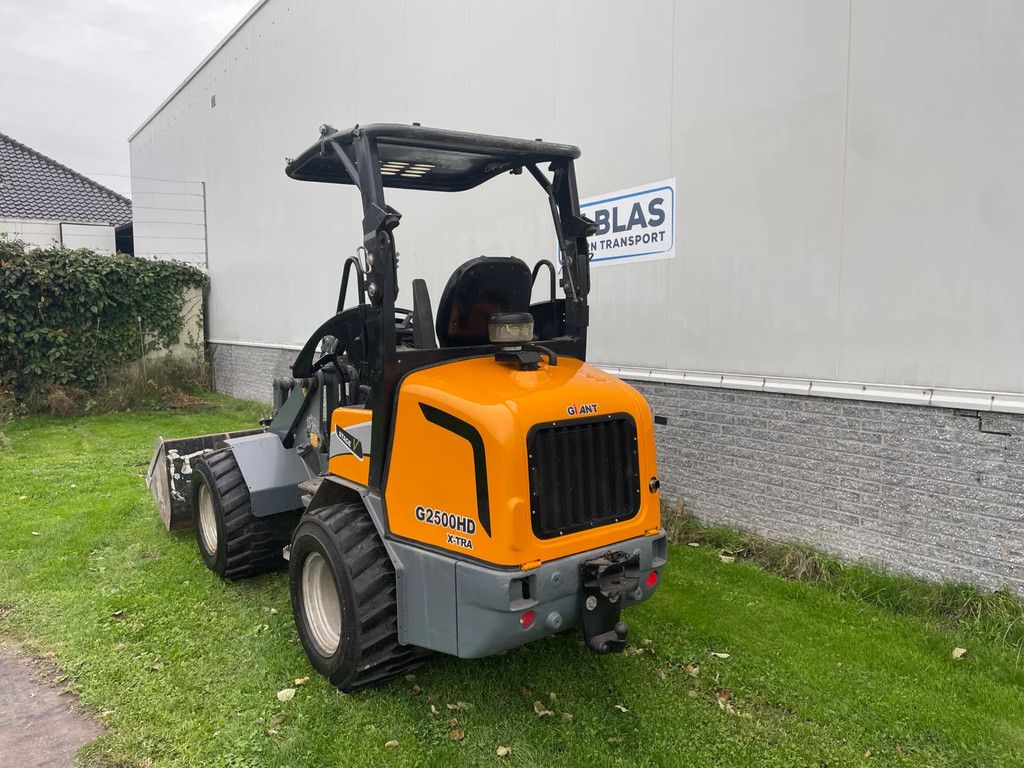 Giant G2500HD Xtra shovel