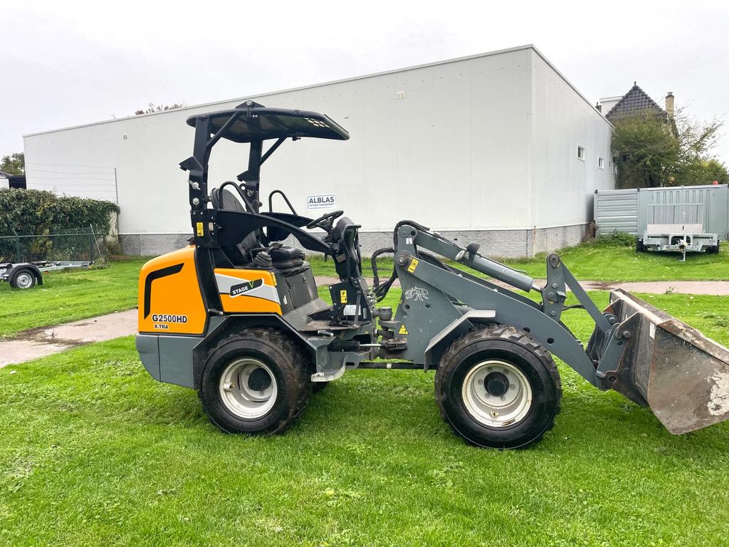 Giant G2500HD Xtra shovel