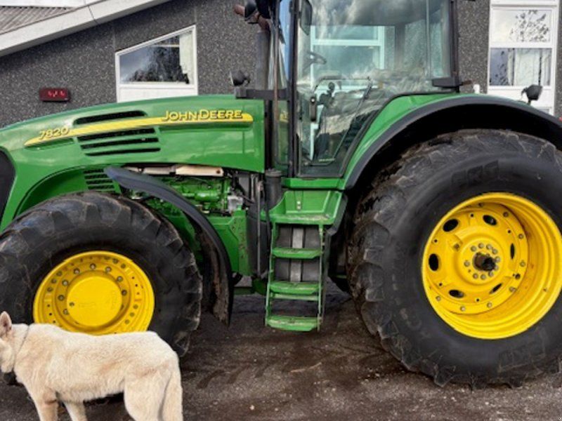 John Deere 7820 Auto Power MED FRONTLIFT, TLS, ISOBUS, MM