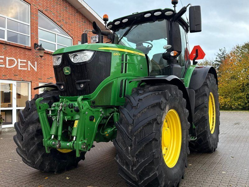 John Deere 6250R