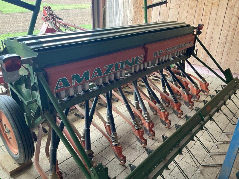Amazone D8