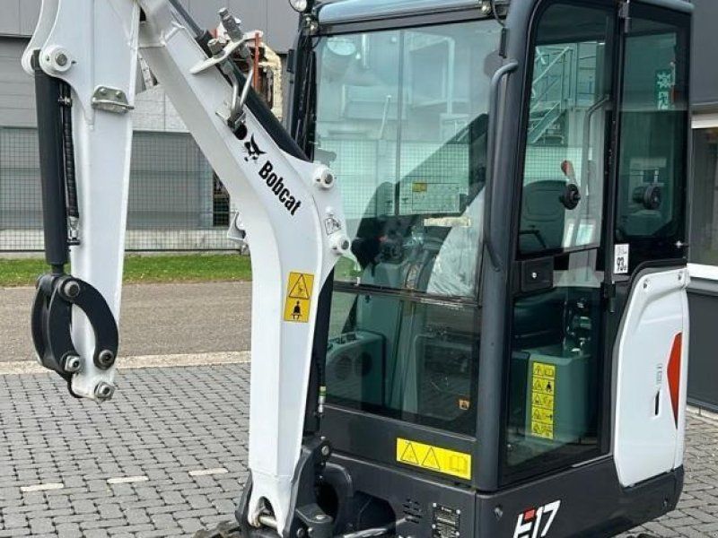 Bobcat E17