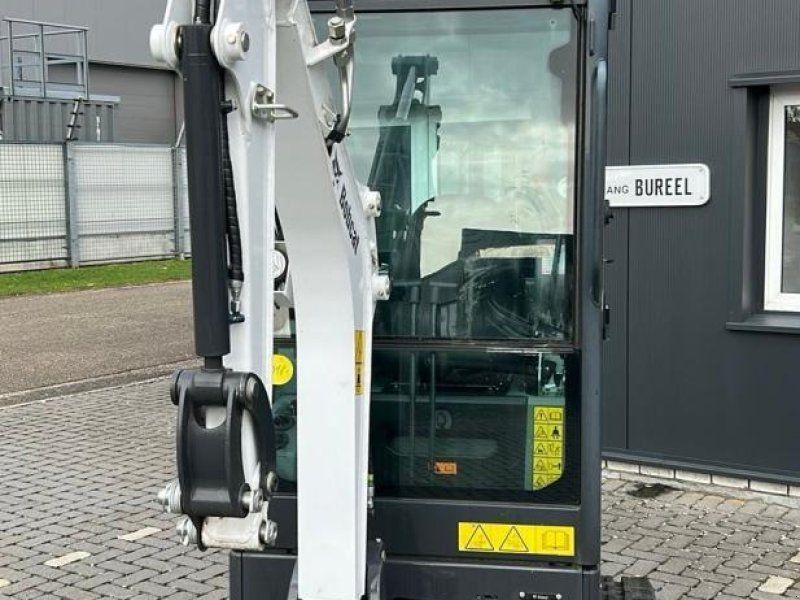 Bobcat E17