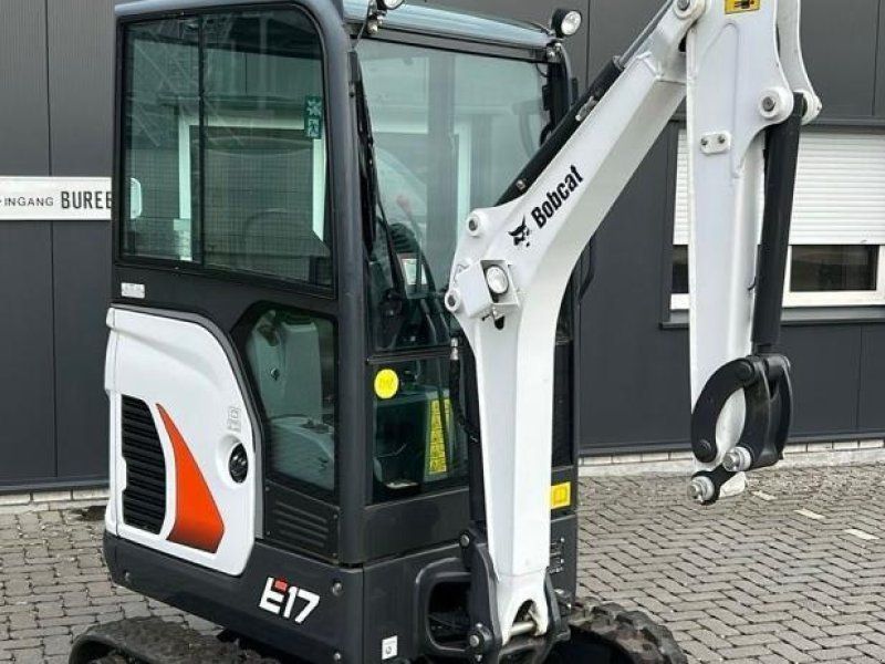 Bobcat E17