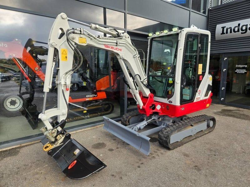 Takeuchi TB 225