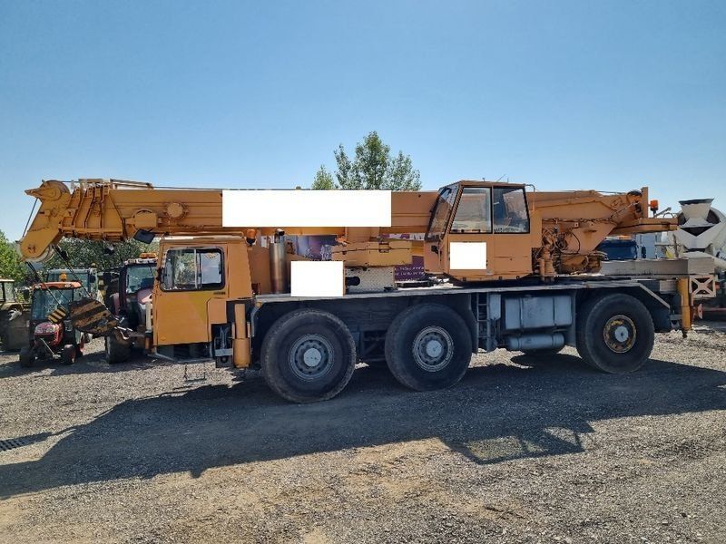 LIEBHERR LTM 1045