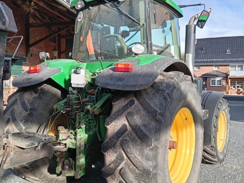 John Deere 7920