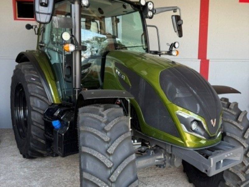 Valtra A105