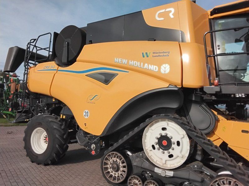 New Holland CR8.90