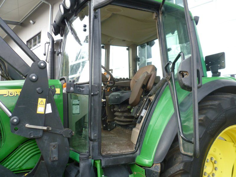 John Deere 6320