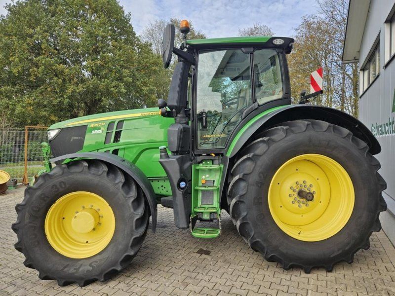John Deere 6250R