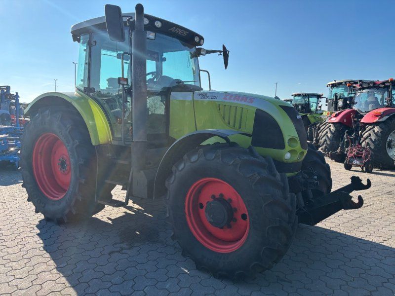 Claas Ares 697