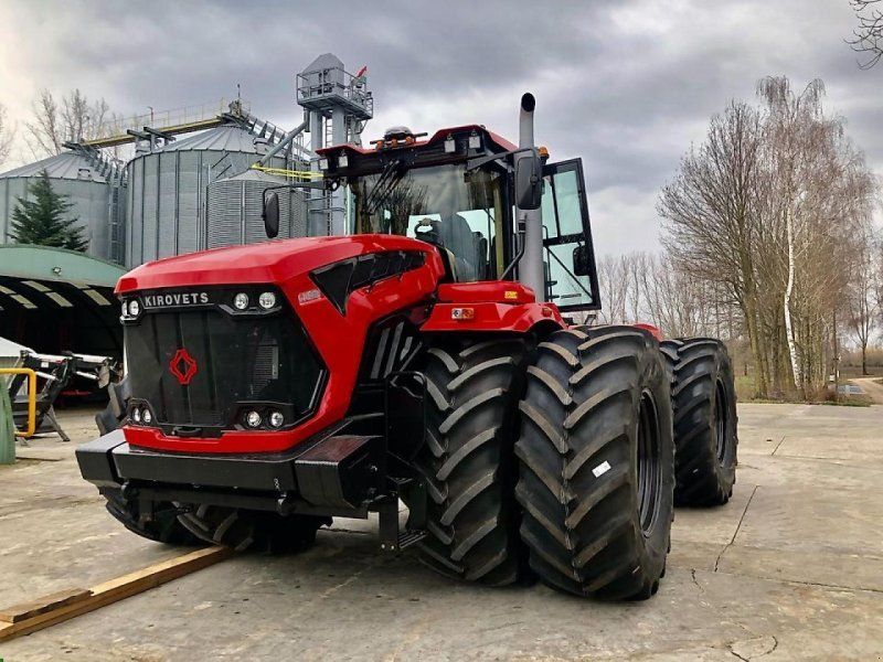 Kirovets K-742M