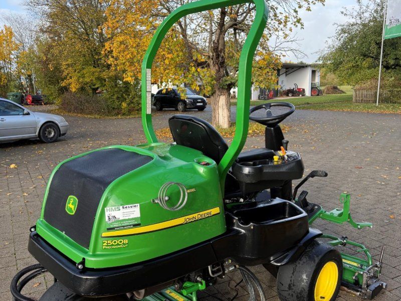 John Deere 2500 B