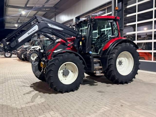 Valtra N134 Hitech, FH+PTO + Voorlader 3200 uur!