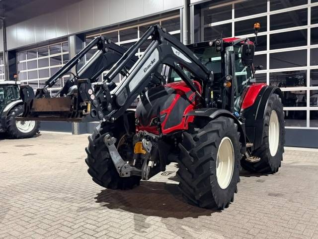 Valtra N134 Hitech, FH+PTO + Voorlader 3200 uur!