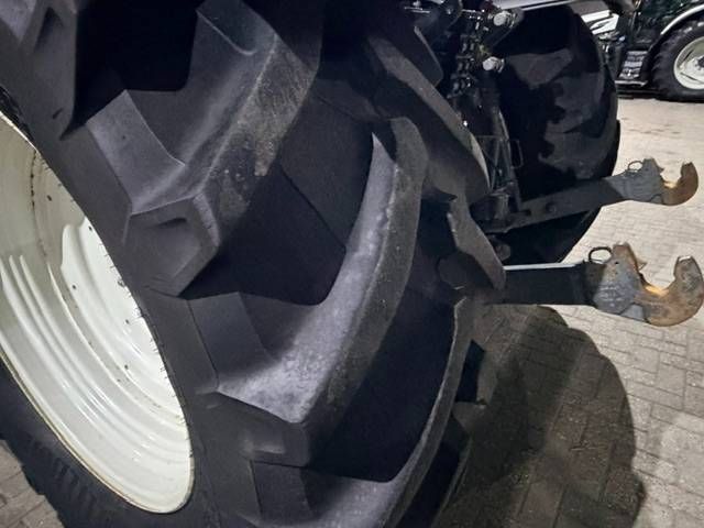 Valtra N134 Hitech, FH+PTO + Voorlader 3200 uur!