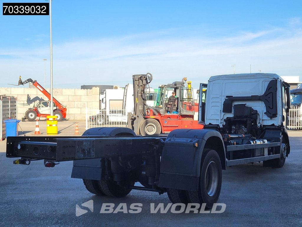MAN TGM 18.320 4X2 18tonner Damaged truck chassis Automatic Euro 6