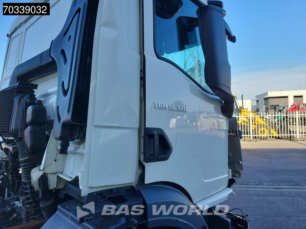 MAN TGM 18.320 4X2 18tonner Damaged truck chassis Automatic Euro 6
