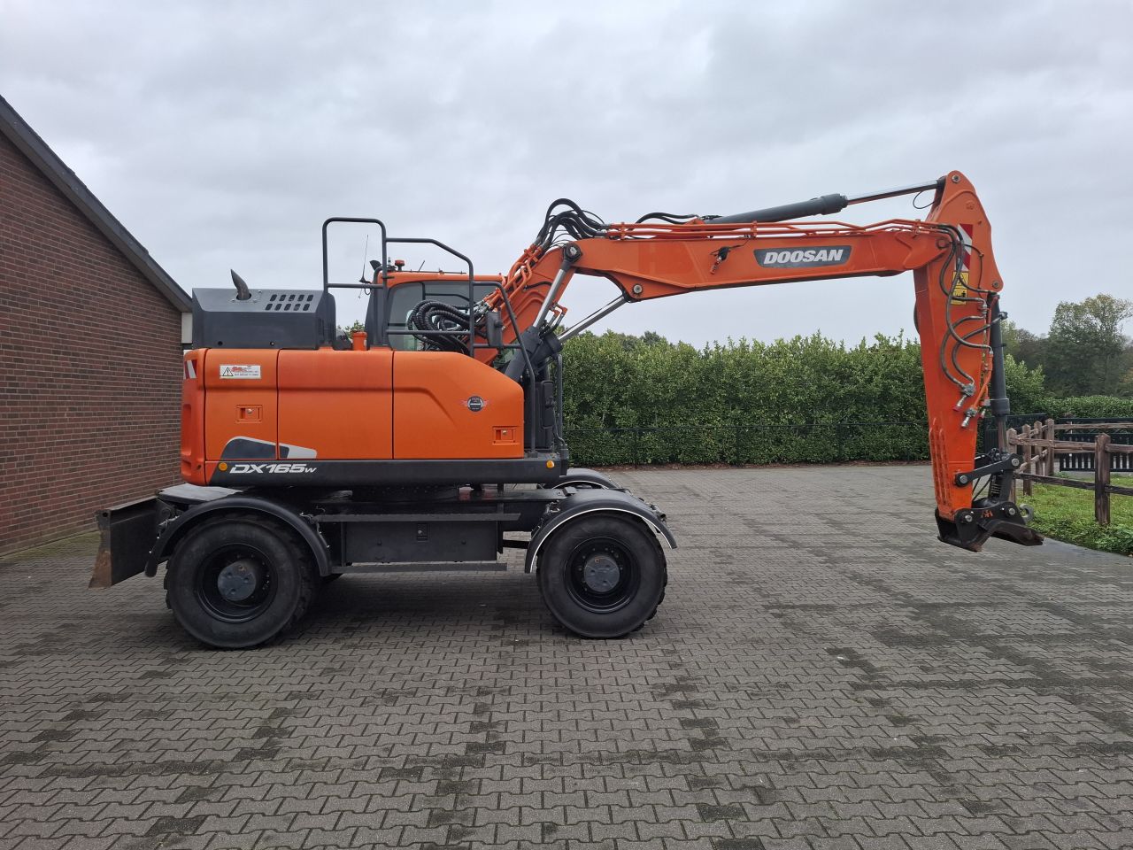 Doosan dx 165w5