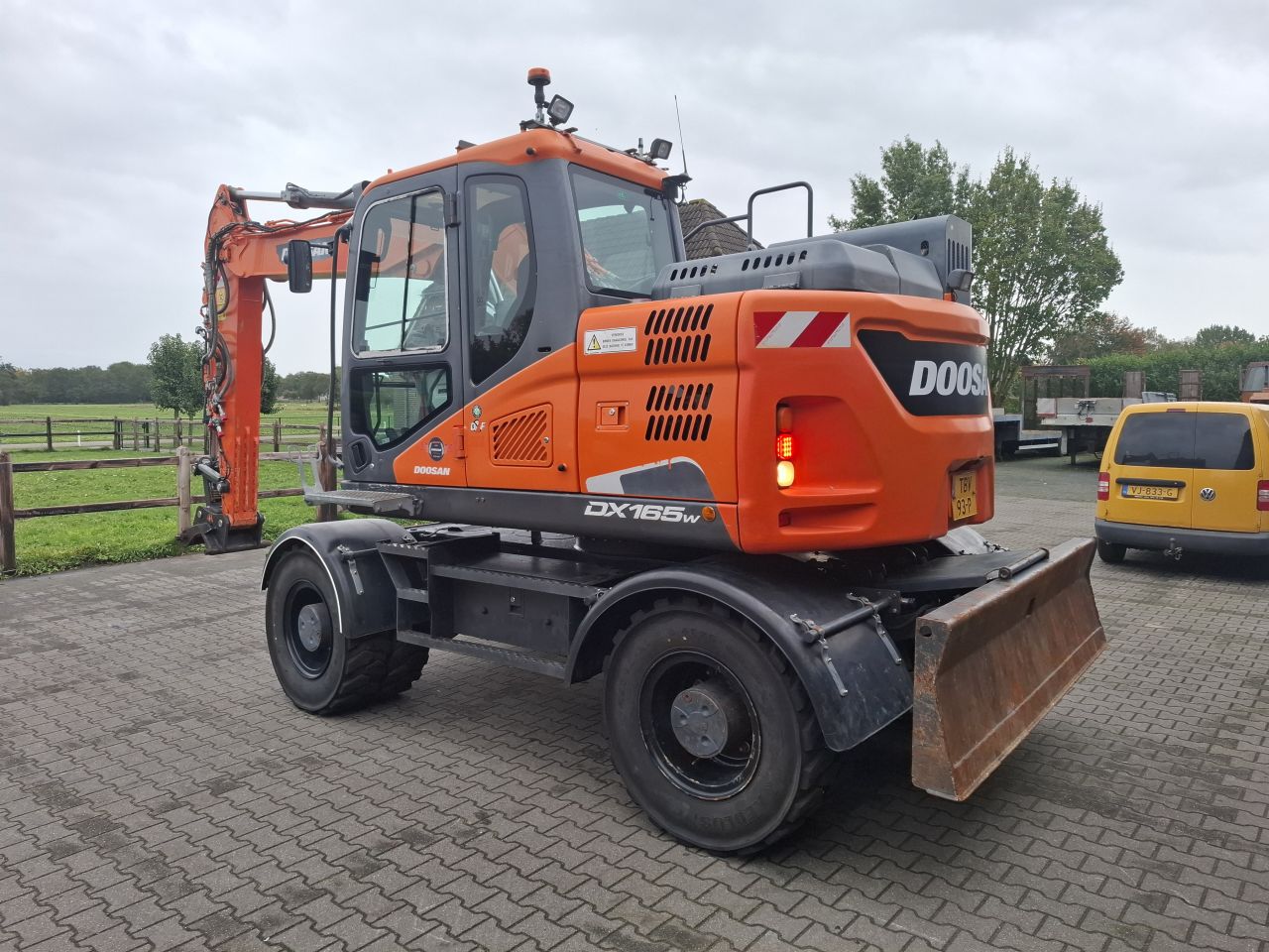Doosan dx 165w5