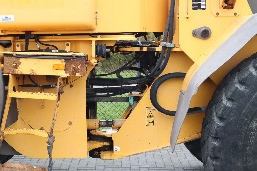 Volvo L110E QUICK COUPLER | BUCKET | 3RD FUNCTION | AIRCO