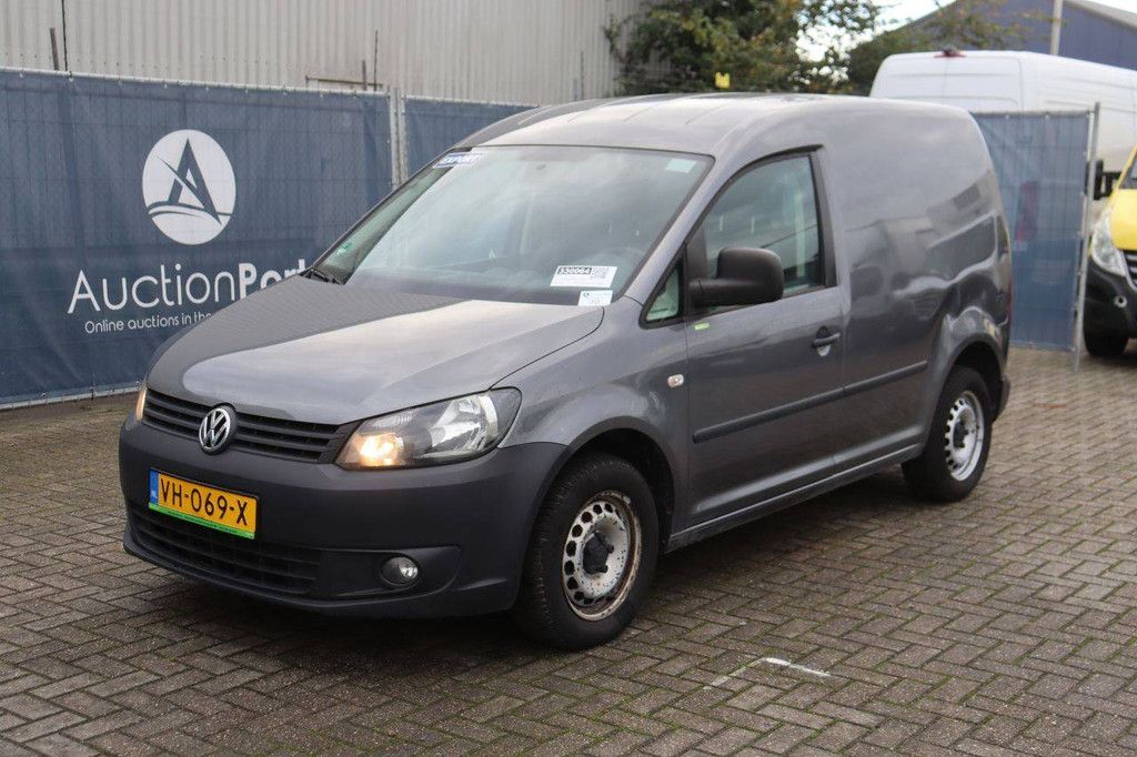 Volkswagen Caddy Basismodell, sparsamer Dieselmotor, 75 PS, Kastenwagen, Baujahr 2014