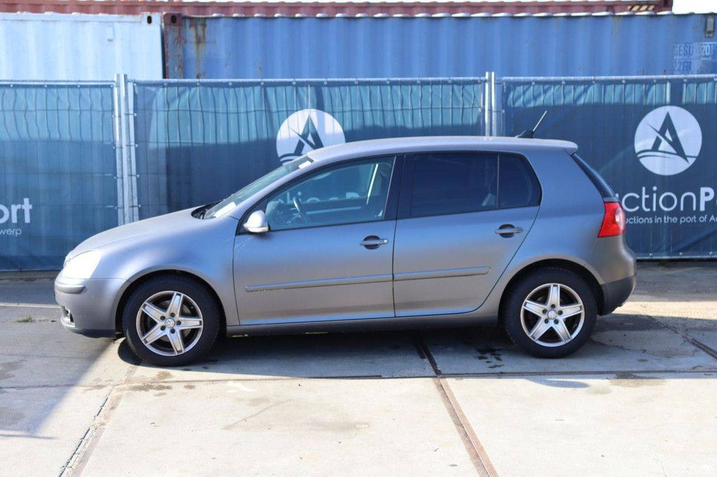 Passenger car Volkswagen Golf Diesel 140hp 2008