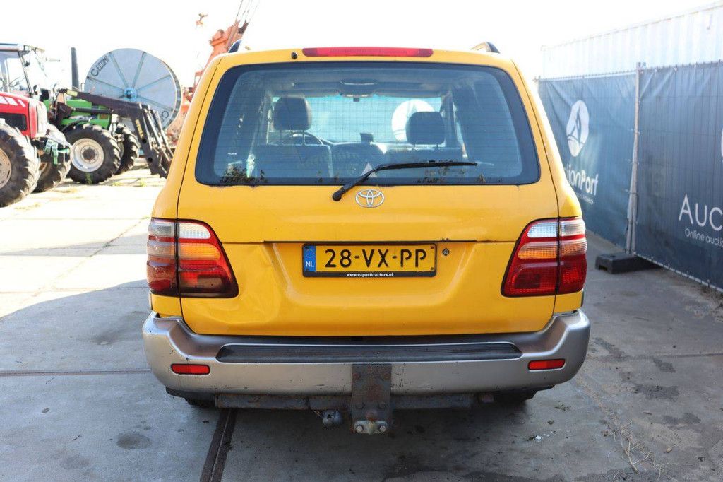 SUV Toyota Land Cruiser Diesel 204 PS 2001