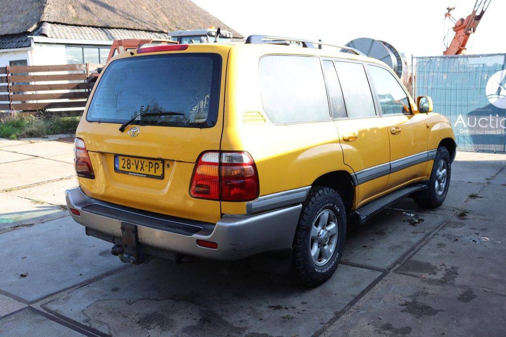 SUV Toyota Land Cruiser Diesel 204 PS 2001
