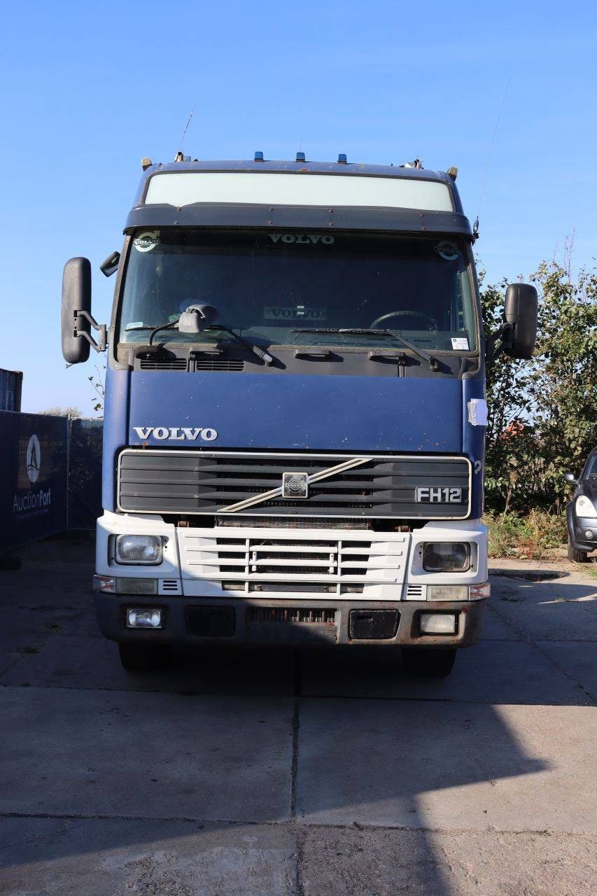 Fahrgestell mit Fahrerhaus Volvo FH12 460 Globetrotter Diesel 460 PS 2003