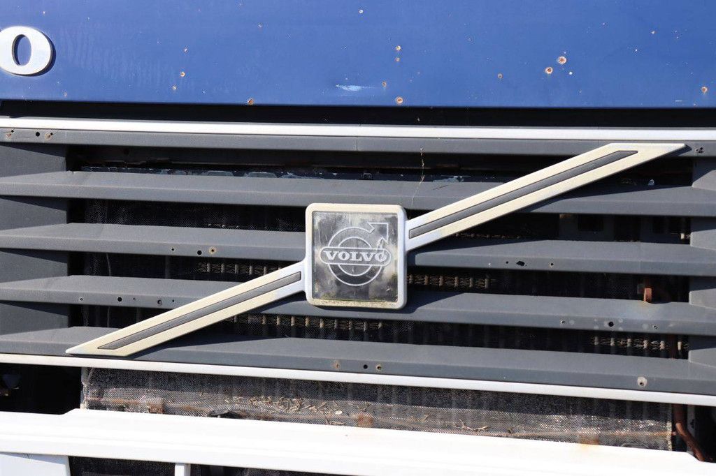 Fahrgestell mit Fahrerhaus Volvo FH12 460 Globetrotter Diesel 460 PS 2003
