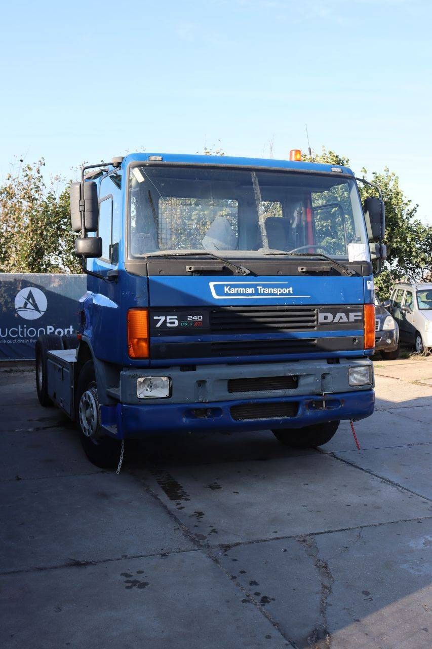 Fahrgestell mit Fahrerhaus DAF 75.250 LPG+Diesel 250 PS 2003