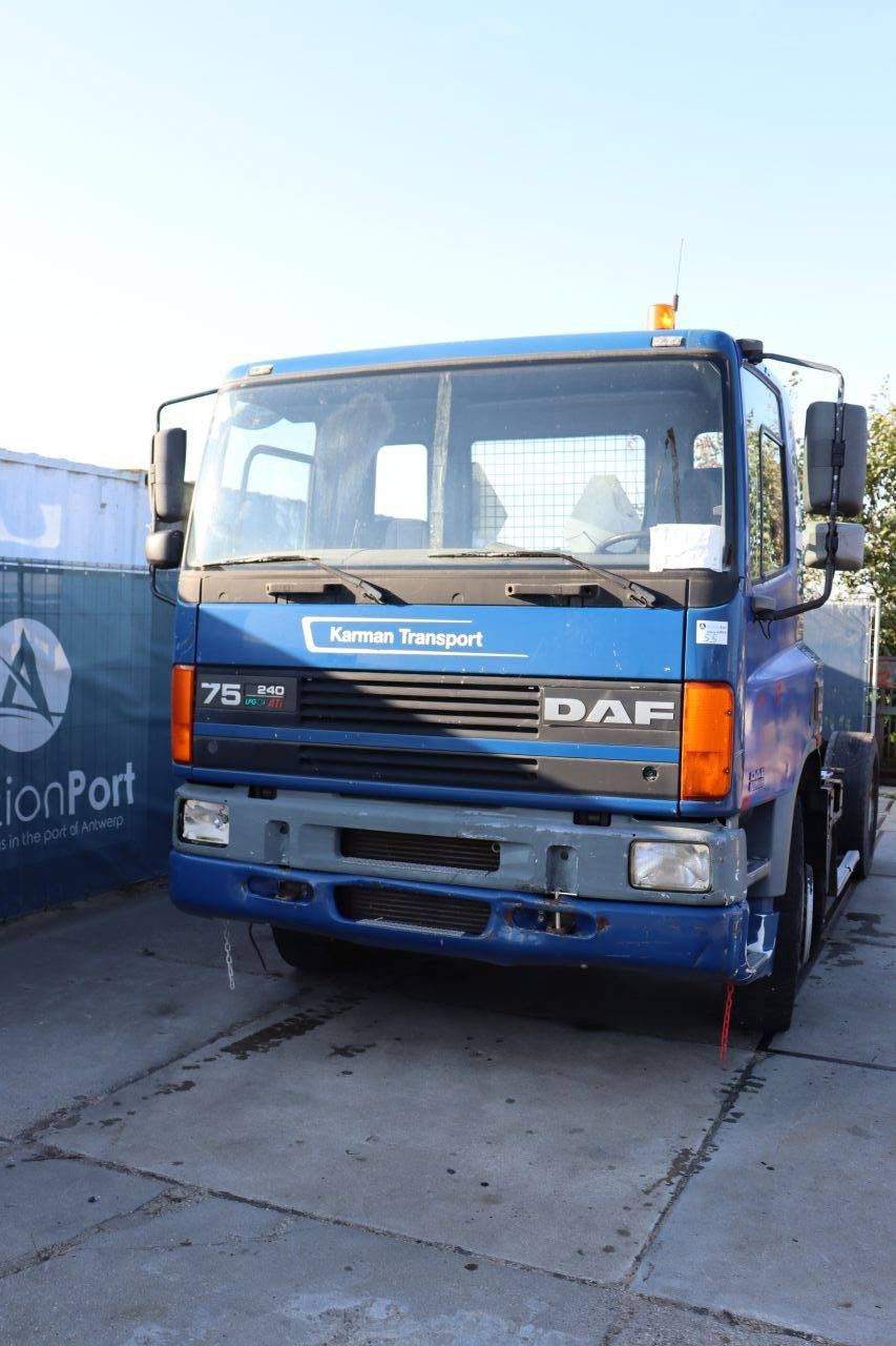 Fahrgestell mit Fahrerhaus DAF 75.250 LPG+Diesel 250 PS 2003