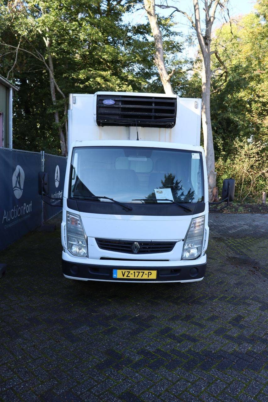 Refrigerated truck Renault Maxity Diesel 131hp 2008