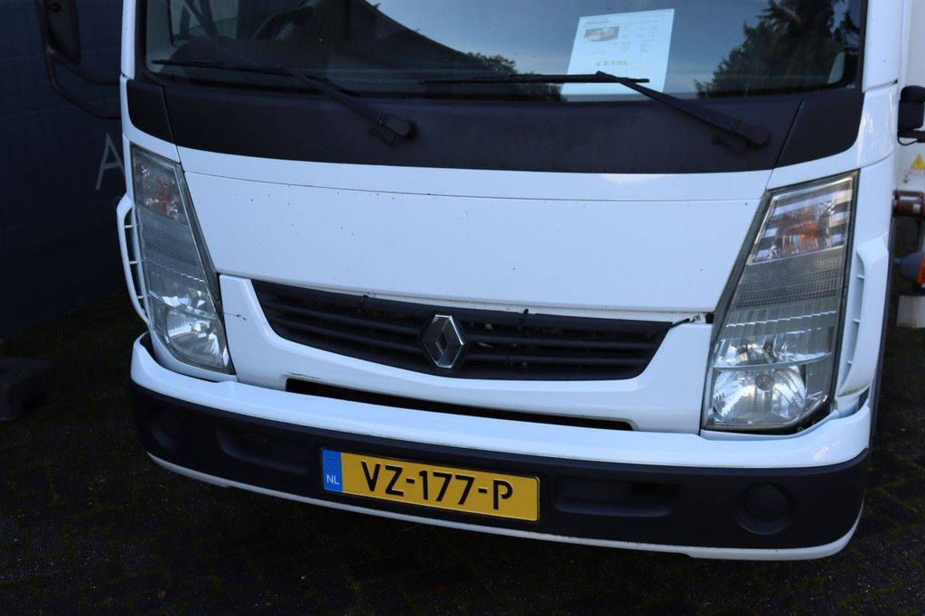 Refrigerated truck Renault Maxity Diesel 131hp 2008