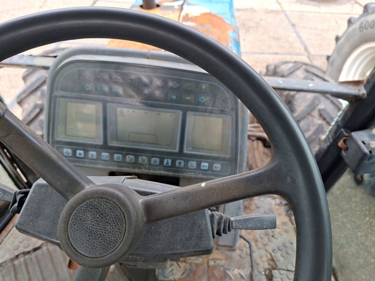 Ford 6640 met schade
