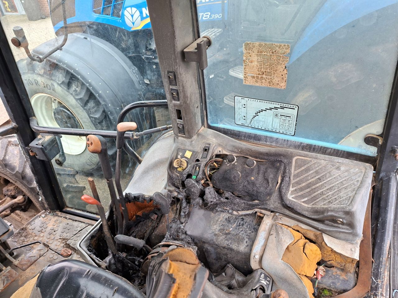 Ford 6640 met schade