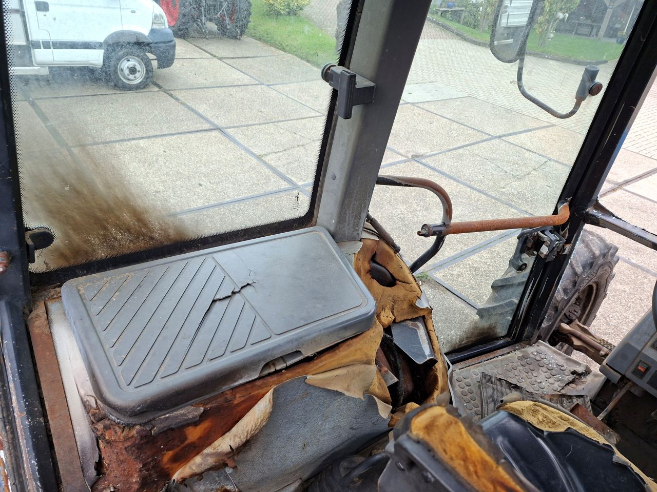 Ford 6640 met schade