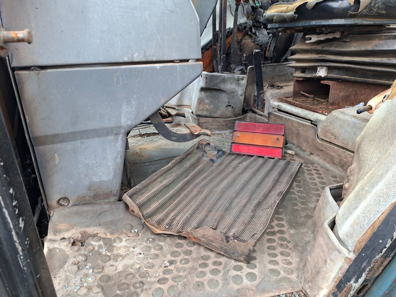 Ford 6640 met schade