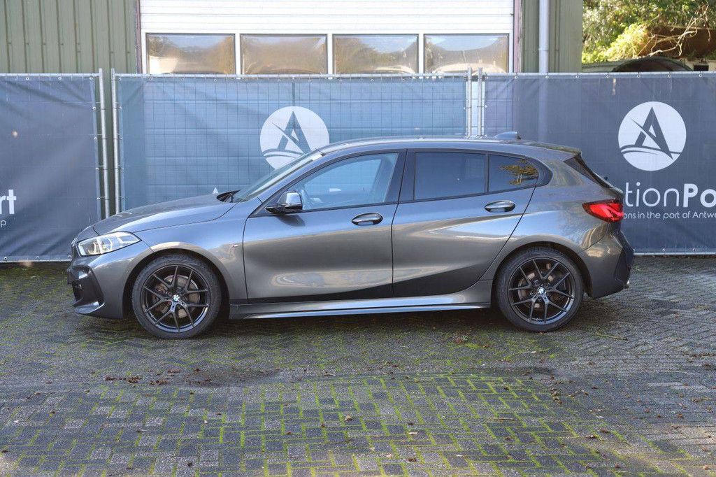 Passenger car BMW 118D Diesel 150hp 2019 (Margin)