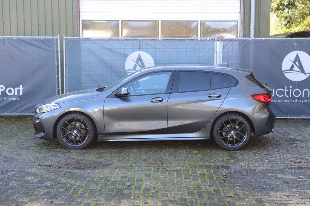 Passenger car BMW 118D Diesel 150hp 2019 (Margin)
