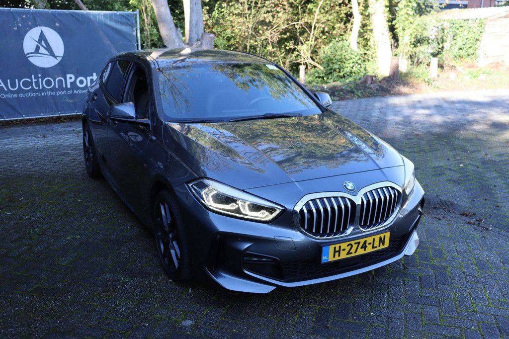 Passenger car BMW 118D Diesel 150hp 2019 (Margin)