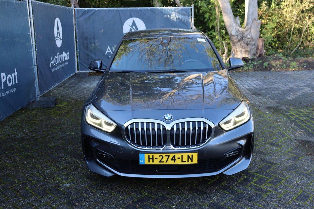 Passenger car BMW 118D Diesel 150hp 2019 (Margin)