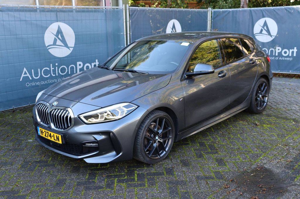 Passenger car BMW 118D Diesel 150hp 2019 (Margin)