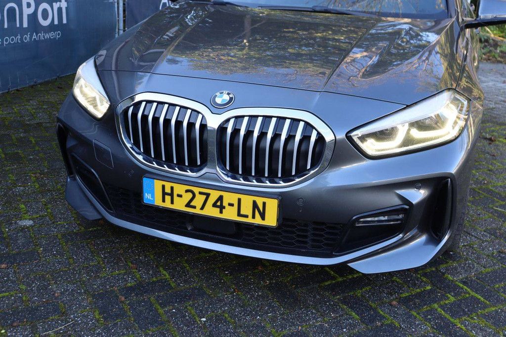 Passenger car BMW 118D Diesel 150hp 2019 (Margin)