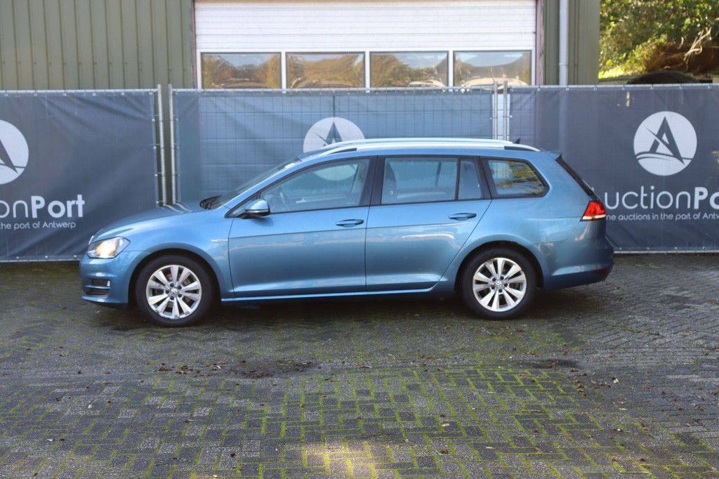 Volkswagen Golf Connected Series Kombi Benzin 116 PS 2016 (Marge)