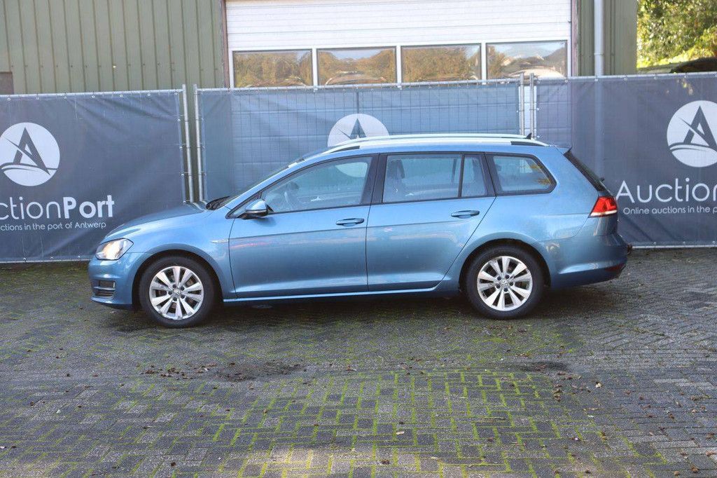 Volkswagen Golf Connected Series Kombi Benzin 116 PS 2016 (Marge)